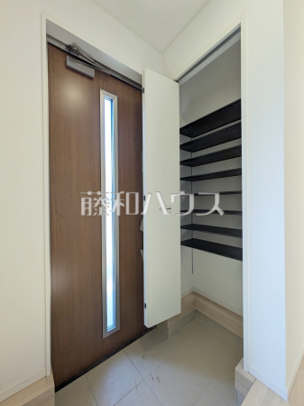 4号棟 玄関収納 【八王子市元八王子町2丁目】 4号棟 玄関収納 【八王子市元八王子町2丁目】