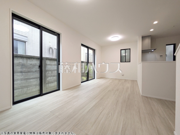 B号棟 リビング 【三鷹市新川1丁目】 B号棟 リビング 【三鷹市新川1丁目】