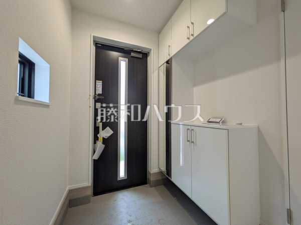 B号棟 玄関ホール 【三鷹市新川1丁目】 B号棟 玄関ホール 【三鷹市新川1丁目】