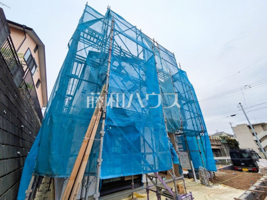 2号棟 外観 【日野市大坂上3丁目】
まだまだ建築中ですが、ぜひ現地をご覧になりませんか?基礎・上棟の状態は建築中にしかご覧になれません!