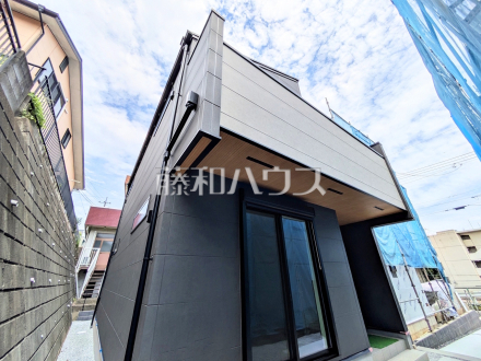 2号棟 外観 【日野市大坂上3丁目】 堂々完成、いつでもご内覧いただけます!ぜひ実物をご覧いただきたく思います。喜んでご案内いたしますのでお気軽にお問合せ下さい。 /撮影日2026/08/01