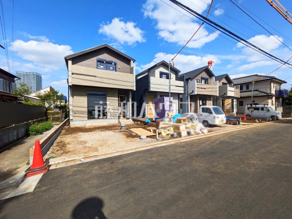 現場風景 【東村山市野口町2丁目】整備された街区、近隣に広がる美しい自然たち。空間のみのこだわりだけではなく、ここに暮らす方々にとって素敵な環境や快適な暮らしを実現します。 現場風景 【東村山市野口町2丁目】整備された街区、近隣に広がる美しい自然たち。空間のみのこだわりだけではなく、ここに暮らす方々にとって素敵な環境や快適な暮らしを実現します。