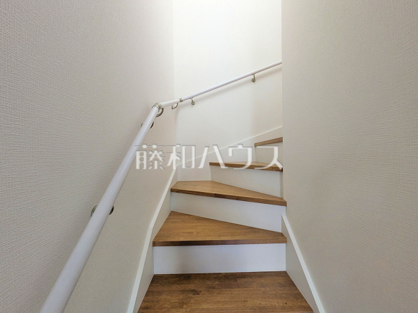1号棟 階段 【福岡市早良区有田6丁目】 1号棟 階段 【福岡市早良区有田6丁目】