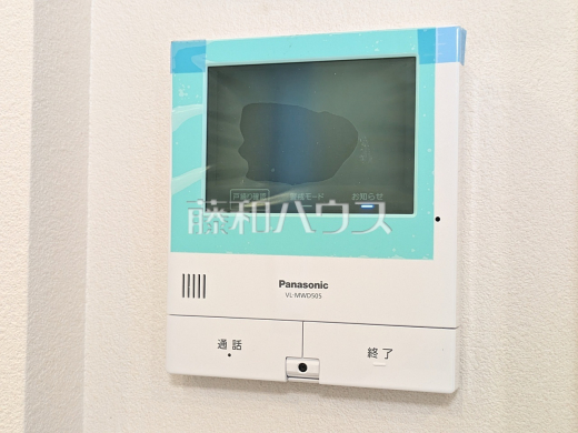 3号棟 TVモニター付インターホン 【立川市錦町6丁目】 訪問者がわかるTVモニター付インターホンは、お子様のお留守番にも活躍するかも?!