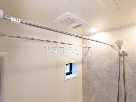 10号棟 浴室乾燥機 【立川市錦町6丁目】 雨の日の強い味方!浴室換気乾燥機付きユニットバスで洗濯物が乾かせます。/撮影日2026/07/28