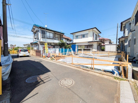 接道状況および現場風景 【東久留米市南町4丁目】 建物のプレゼンをさせていただきますので、実際の完成イメージを思い描いていただくことができます。お気軽にお問合せ下さい。 /撮影日2026/05/19