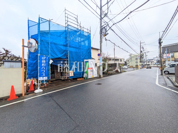 ここに住む方を想像して、着々と建築しております! 接道状況および現場風景 【練馬区石神井台5丁目】 ここに住む方を想像して、着々と建築しております! 接道状況および現場風景 【練馬区石神井台5丁目】