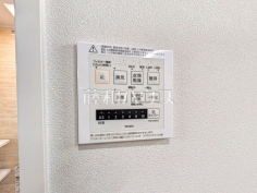 24時間換気システム 24時間換気システムにより、花粉・PM2.5などの微小粒子物質の侵入を防ぎ、快適な室内を保ちます。
24時間換気システム 24時間換気システムにより、花粉・PM2.5などの微小粒子物質の侵入を防ぎ、快適な室内を保ちます。