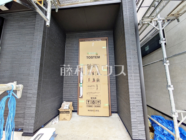 1号棟 玄関 【日野市西平山3丁目】 1号棟 玄関 【日野市西平山3丁目】