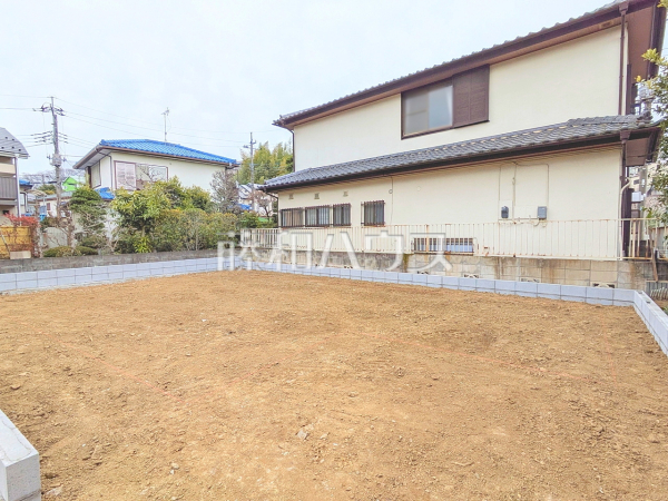 2号棟 現地写真 【日野市南平2丁目】
建物のプレゼンをさせて頂きますので、実際の完成イメージを思い描いて頂くことができます。お気軽にお問合せを。 2号棟 現地写真 【日野市南平2丁目】
建物のプレゼンをさせて頂きますので、実際の完成イメージを思い描いて頂くことができます。お気軽にお問合せを。