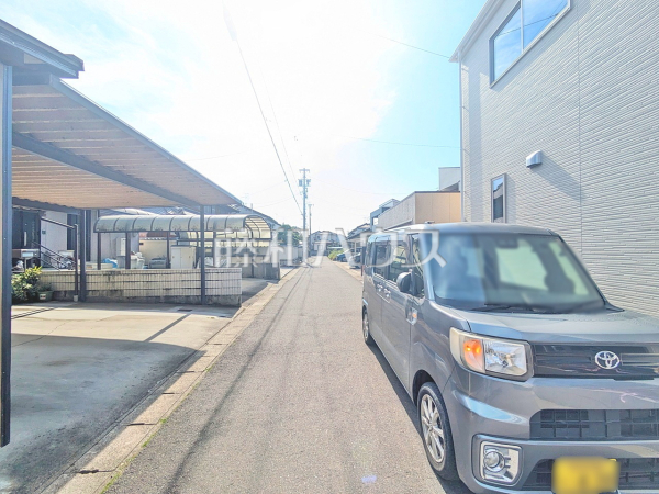 接道状況および現場風景 【北名古屋市鹿田南蒲屋敷】 接道状況および現場風景 【北名古屋市鹿田南蒲屋敷】