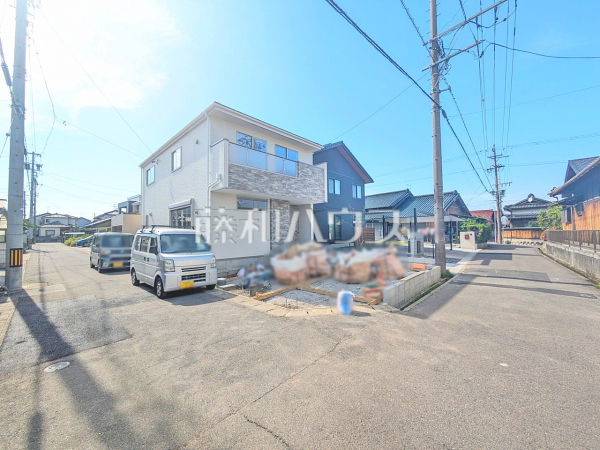 接道状況および現場風景 【北名古屋市鹿田南蒲屋敷】 接道状況および現場風景 【北名古屋市鹿田南蒲屋敷】