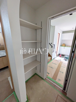 9号棟 パントリー(施工中) 【国立市東3丁目】