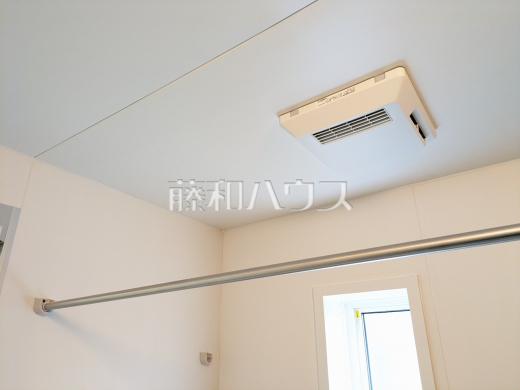 3号棟 浴室換気乾燥機 【国分寺市東戸倉1丁目】 汚れものが多くても、いつでも洗濯物を干せるのが嬉しい浴室換気乾燥機!