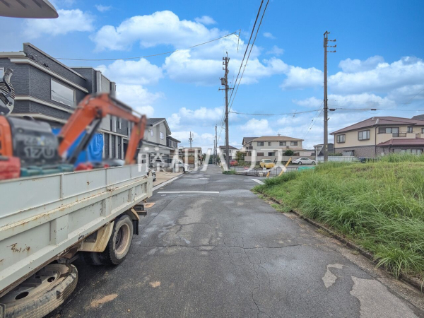 接道状況および現場風景 【春日井市高森台3丁目】 接道状況および現場風景 【春日井市高森台3丁目】