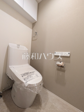 ≪トイレ≫温水洗浄便機能付きトイレで清潔にご使用いただけます。 【ベルジュール府中3】 ≪トイレ≫温水洗浄便機能付きトイレで清潔にご使用いただけます。 【ベルジュール府中3】