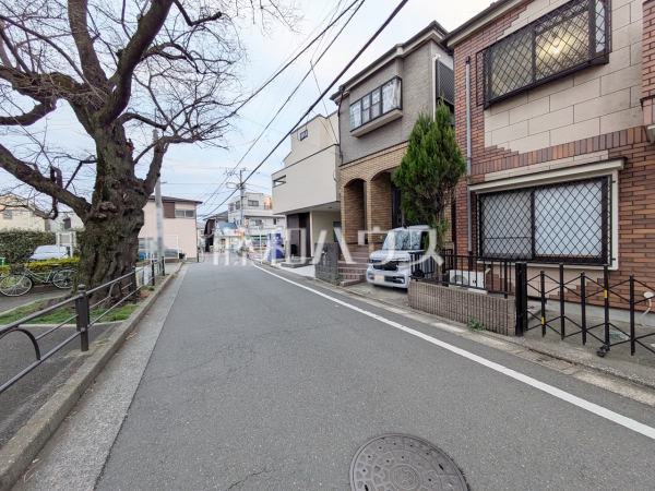 接道状況および現場風景 【練馬区東大泉3丁目】 接道状況および現場風景 【練馬区東大泉3丁目】