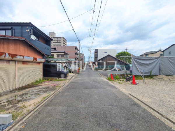 接道状況および現場風景 【名古屋市守山区鳥羽見2丁目】 接道状況および現場風景 【名古屋市守山区鳥羽見2丁目】