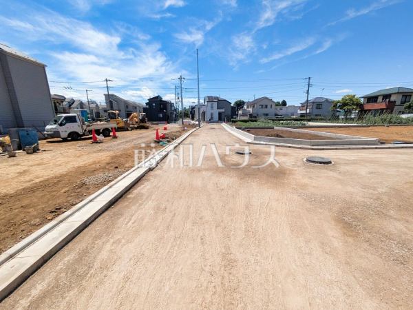 接道状況および現場風景 【西東京市芝久保町3丁目】 接道状況および現場風景 【西東京市芝久保町3丁目】