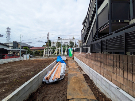 3号棟 外観(路地状部分) 【日野市多摩平5丁目】/撮影日2026/10/03