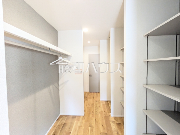 ファミリーウォークインクローゼット 【福岡市城南区干隈2丁目】 ファミリーウォークインクローゼット 【福岡市城南区干隈2丁目】