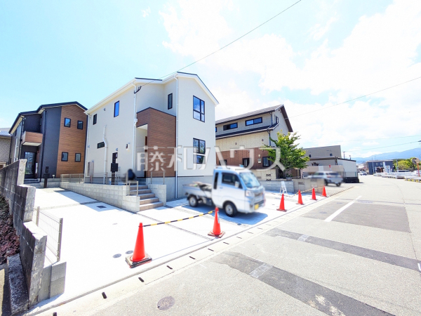 接道状況および現場風景 【福岡市早良区次郎丸4丁目】 接道状況および現場風景 【福岡市早良区次郎丸4丁目】
