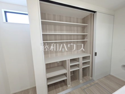 カップボード付きで収納もバッチリ!家事がはかどりそうですね。 【新座市西堀2丁目】/撮影日2026/06/29