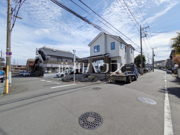 接道状況および現場風景 【日野市旭が丘1丁目】 接道状況および現場風景 【日野市旭が丘1丁目】