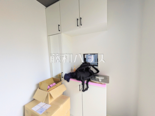 2号棟 玄関(施工中) 【福岡市城南区樋井川2丁目】