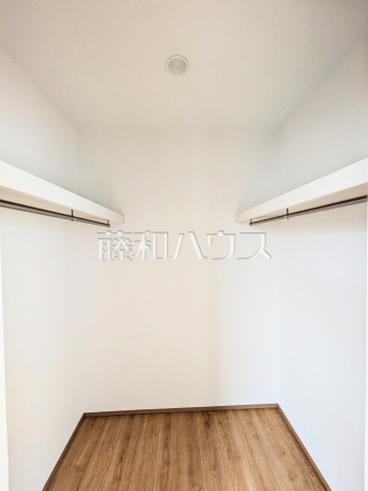 A号棟 ウォークインクローゼット 【与那原町字与那原】 A号棟 ウォークインクローゼット 【与那原町字与那原】