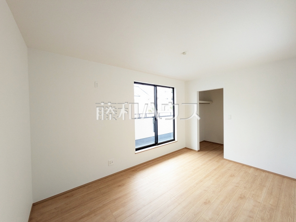 A号棟 居室 【与那原町字与那原】 全居室収納スペース付き A号棟 居室 【与那原町字与那原】 全居室収納スペース付き