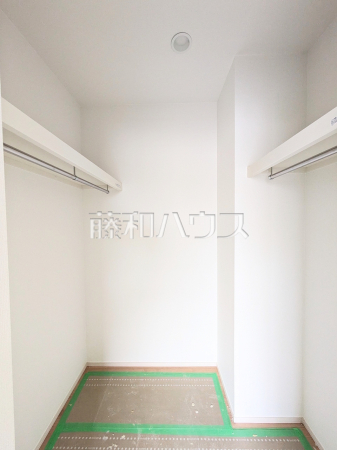 B号棟 ウォークインクローゼット(施工中) 【与那原町字与那原】 B号棟 ウォークインクローゼット(施工中) 【与那原町字与那原】