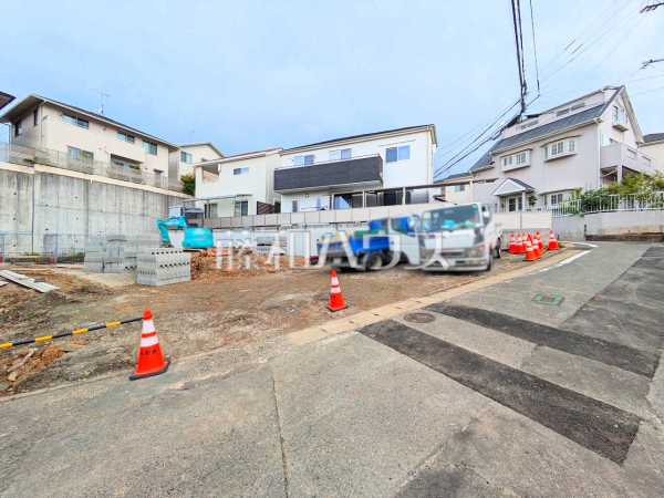 接道状況および現場風景 【福岡市東区舞松原5丁目】 接道状況および現場風景 【福岡市東区舞松原5丁目】