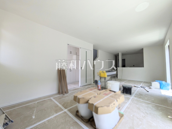 ≪A号棟 リビング(施工中)≫ 【府中市本宿町4丁目】 ≪A号棟 リビング(施工中)≫ 【府中市本宿町4丁目】