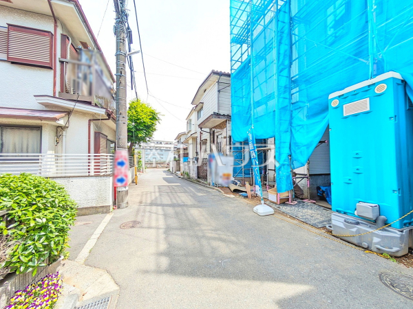 接道状況および現場風景 【板橋区赤塚新町1丁目】 接道状況および現場風景 【板橋区赤塚新町1丁目】