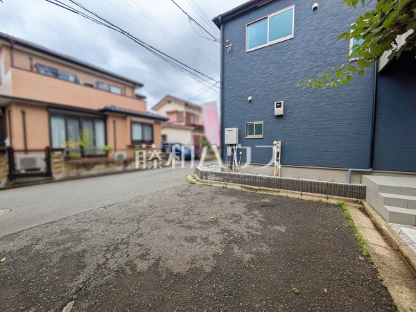 接道状況および現場風景 【所沢市上新井4丁目】 接道状況および現場風景 【所沢市上新井4丁目】