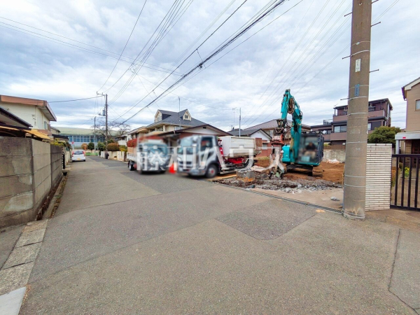 接道状況および現場風景 【東久留米市前沢5丁目】 物件の事、諸費用の事など、小さな疑問もお気軽にご連絡・ご相談下さい。 接道状況および現場風景 【東久留米市前沢5丁目】 物件の事、諸費用の事など、小さな疑問もお気軽にご連絡・ご相談下さい。