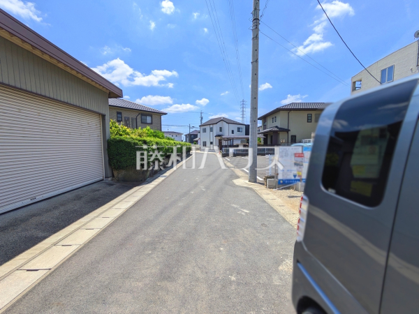 接道状況および現場風景 【小牧市藤島町中島】 接道状況および現場風景 【小牧市藤島町中島】