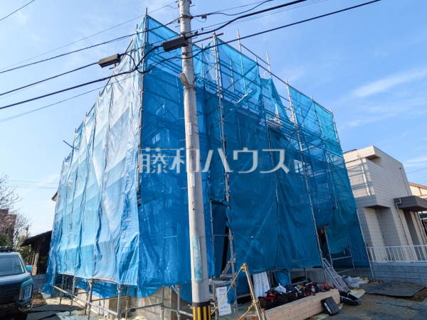 外観 【日野市万願寺1丁目】
土地面積約48坪とゆとりある広さで、カースペースも2台以上可能(車種による)。2台所有のご家庭や、普段使い用と趣味のお車の2台所有しても安心です。 外観 【日野市万願寺1丁目】
土地面積約48坪とゆとりある広さで、カースペースも2台以上可能(車種による)。2台所有のご家庭や、普段使い用と趣味のお車の2台所有しても安心です。