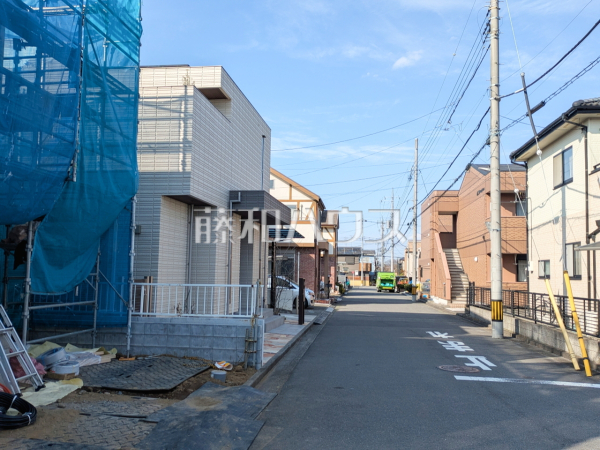 接道状況および現場風景 【日野市万願寺1丁目】
ここに住む方を想像して、着々と建築しております! 接道状況および現場風景 【日野市万願寺1丁目】
ここに住む方を想像して、着々と建築しております!