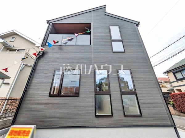 外観 【所沢市榎町】 見学はしたいけど、なかなか時間が取れない・・・そんな方に出勤前や仕事終わりにマイホームを見学できるサポートをいたします。 外観 【所沢市榎町】 見学はしたいけど、なかなか時間が取れない・・・そんな方に出勤前や仕事終わりにマイホームを見学できるサポートをいたします。