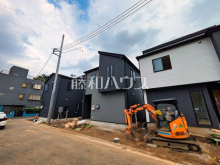 現場風景 【新座市石神3丁目】 見学はしたいけど、なかなか時間が取れない・・・そんな方に出勤前や仕事終わりにマイホームを見学できるサポートをいたします。 /撮影日2026/07/24
