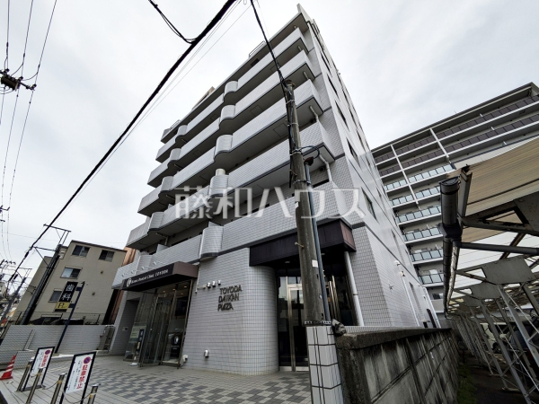 外観 【豊田ダイカンプラザ】
お住まい探しは、家の良し悪しだけでなく周辺環境も重要なポイントです。ぜひ一度お客様の目でご覧ください。 外観 【豊田ダイカンプラザ】
お住まい探しは、家の良し悪しだけでなく周辺環境も重要なポイントです。ぜひ一度お客様の目でご覧ください。