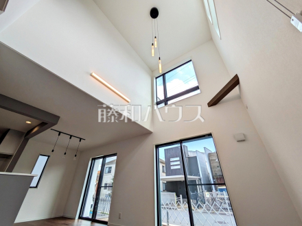 40号棟 リビング吹き抜け 【武蔵村山市大南1丁目】/撮影日2026/07/25