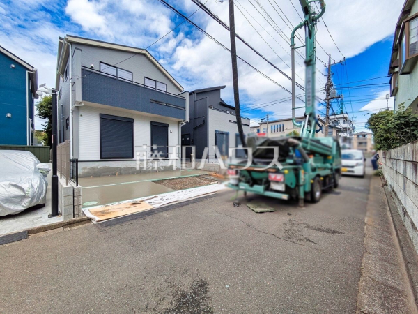 接道状況および現場風景 【東久留米市南沢5丁目】 接道状況および現場風景 【東久留米市南沢5丁目】