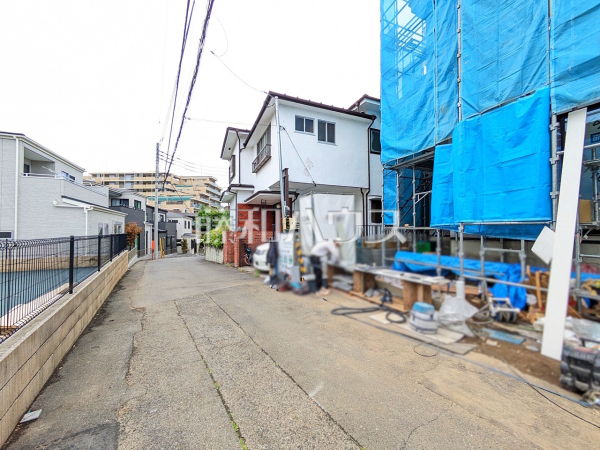 接道状況および現場風景 【志木市柏町1丁目】 接道状況および現場風景 【志木市柏町1丁目】