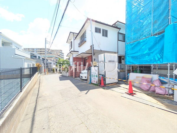 接道状況および現場風景 【志木市柏町1丁目】 接道状況および現場風景 【志木市柏町1丁目】