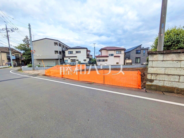 接道状況および現場風景 【東村山市諏訪町2丁目】 接道状況および現場風景 【東村山市諏訪町2丁目】
