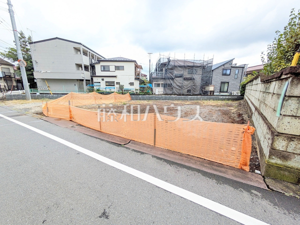 外観 広々とした南東側テラス付き 【東村山市諏訪町2丁目】 外観 広々とした南東側テラス付き 【東村山市諏訪町2丁目】