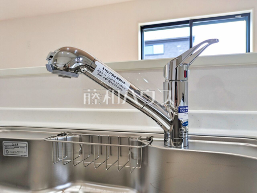 1号棟 浄水器一体型水栓 【清瀬市竹丘3丁目】 浄水器一体型水栓で、いつでも手軽においしい水を。料理や飲み水にも便利で、毎日の暮らしを快適にします。